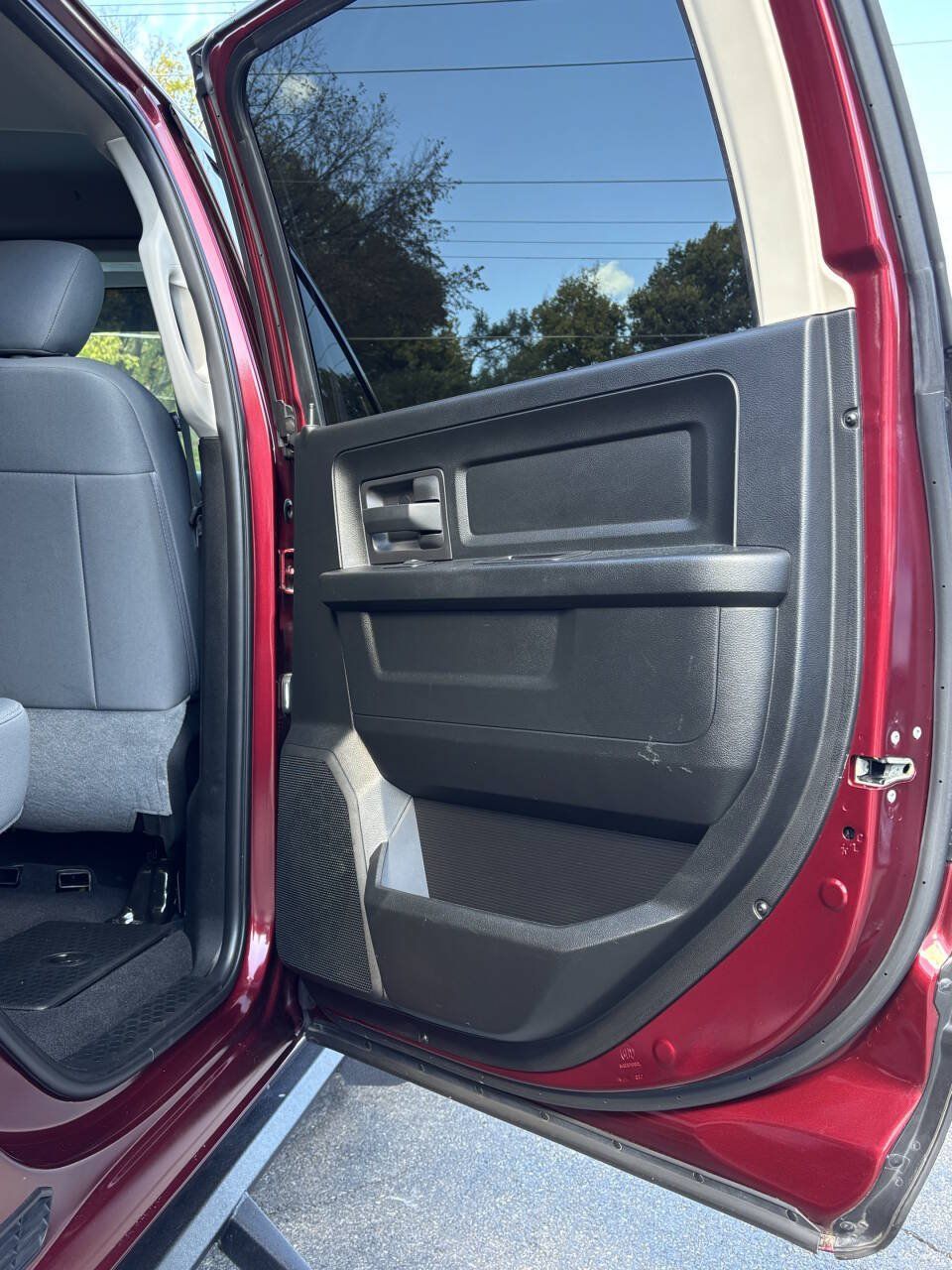 Used 2018 RAM 1500 Express AWD/4WD image 21