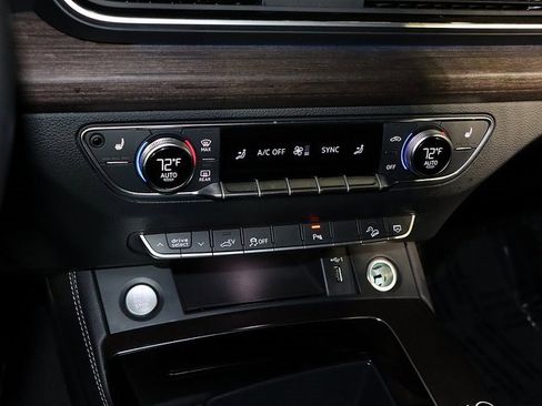 Used 2025 Audi Q5 e Premium Plus w/ Premium Plus Package image 23