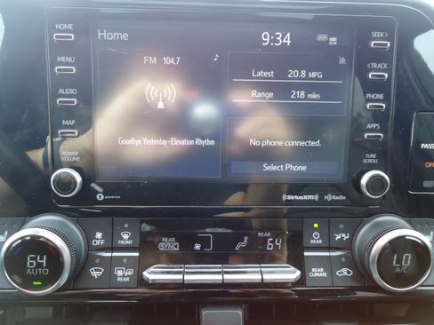 Used 2022 Toyota Highlander XSE AWD/4WD image 17