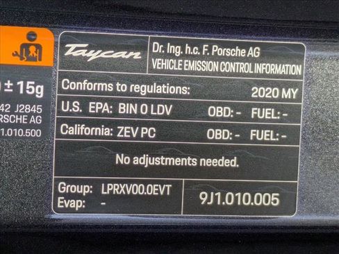 Used 2020 Porsche Taycan 4S image 26