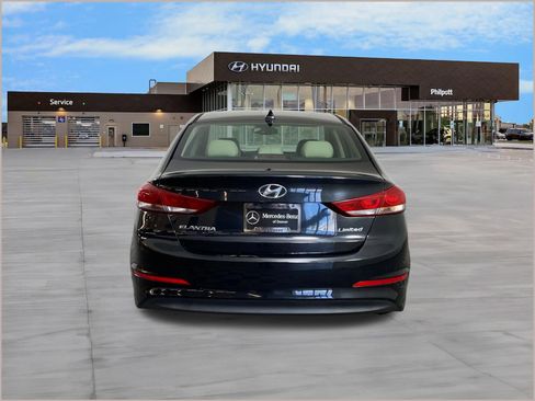 Used 2017 Hyundai Elantra Limited image 10