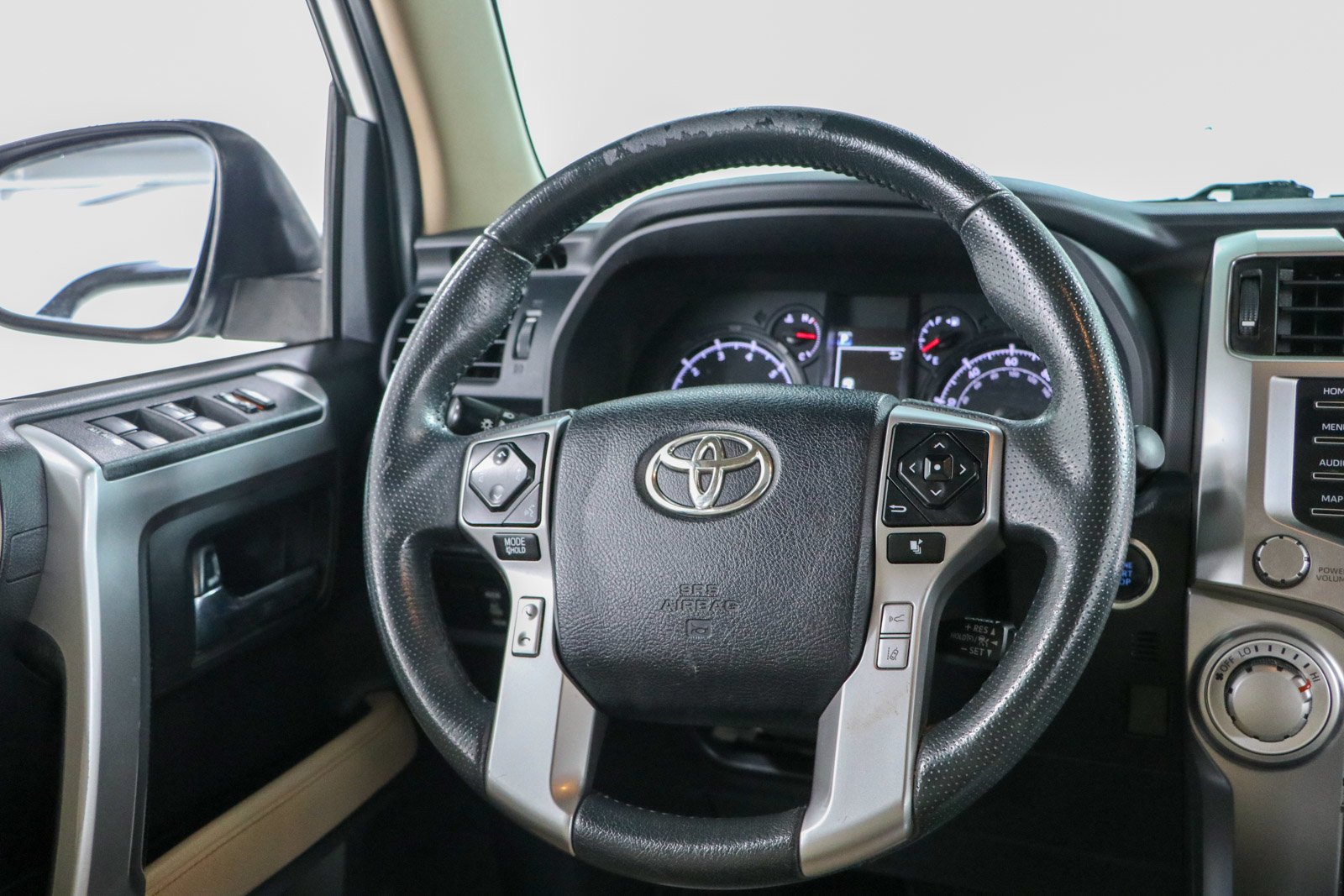 Used 2022 Toyota 4Runner SR5 Premium w/ Moonroof Package AWD/4WD image 13