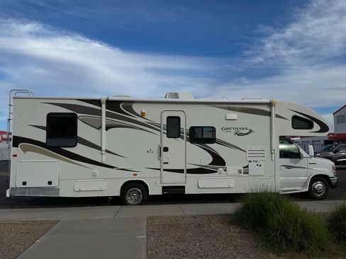 Used 2013 Ford E-450 and Econoline 450 Super Duty w/ Motorhome Prep Pkg image 8