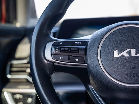 Used 2023 Kia Sportage SX image 23