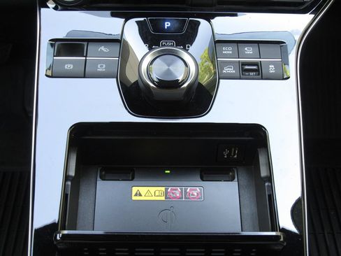 Certified 2023 Toyota bZ4X AWD image 31