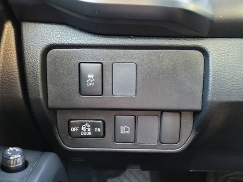 Used 2020 Toyota Tacoma SR w/ SR Convenience Package image 30