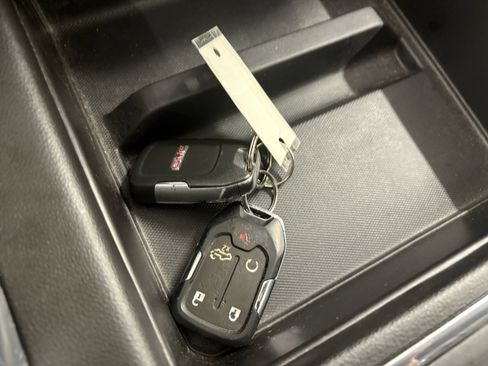 Used 2021 GMC Sierra 1500 Elevation w/ Preferred Package image 23