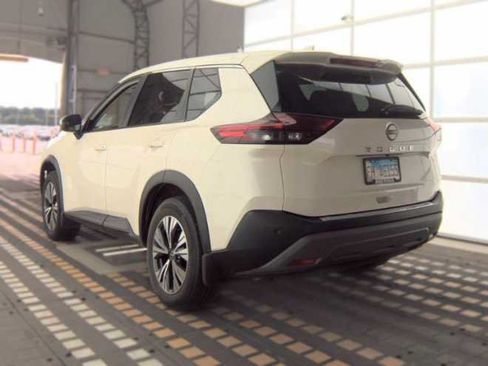 Used 2023 Nissan Rogue SV AWD/4WD image 4