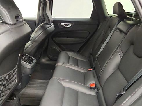 Used 2025 Volvo XC60 B5 Ultra w/ Protection Package Premier AWD/4WD image 19