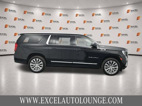 Used 2023 GMC Yukon XL Denali AWD/4WD image 6