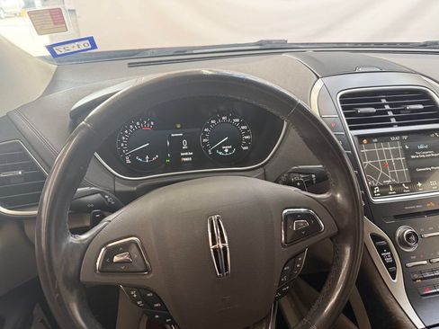 Used 2017 Lincoln MKX Select w/ Select Plus Package FWD image 12