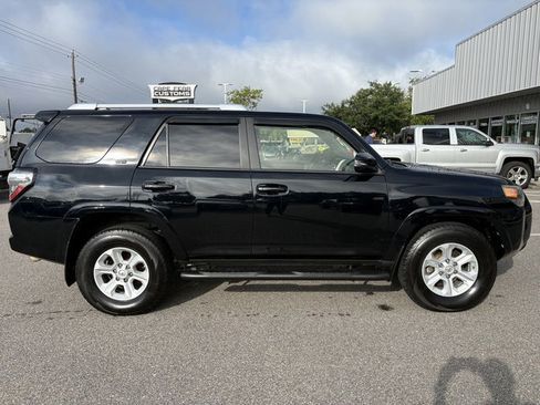 Used 2016 Toyota 4Runner SR5 Premium image 2