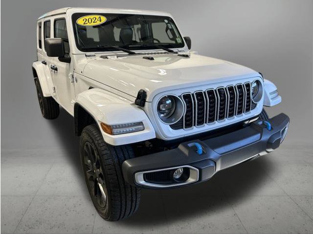 Used 2024 Jeep Wrangler Unlimited Sahara w/ Technology Group AWD/4WD image 8