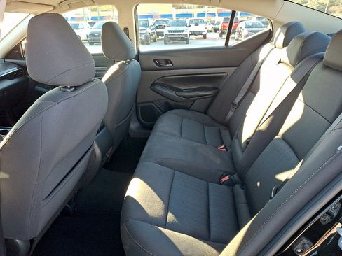 Used 2024 Nissan Altima 2.5 SV image 10