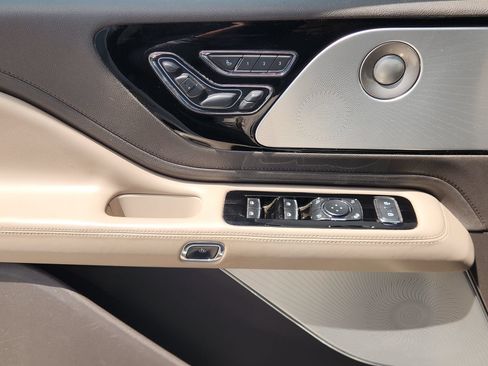 Used 2020 Lincoln Aviator Reserve w/ Equipment Group 202A AWD/4WD image 26