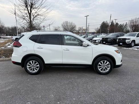 Used 2020 Nissan Rogue S w/ Special Edition Package image 4