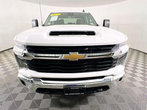 Used 2024 Chevrolet Silverado 2500 LT image 3