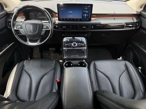 Used 2023 Lincoln Nautilus Reserve AWD/4WD image 9