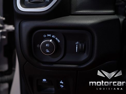 Used 2023 RAM 1500 Big Horn AWD/4WD image 37
