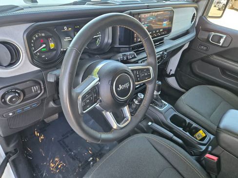 Used 2024 Jeep Wrangler Unlimited Sahara AWD/4WD image 10