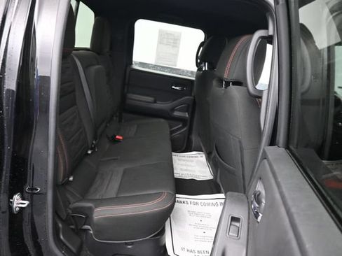 Used 2024 Nissan Frontier PRO-4X AWD/4WD image 6