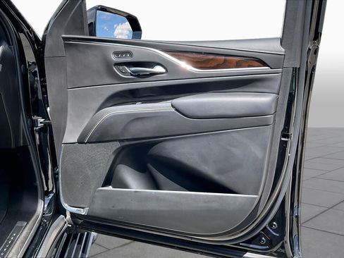 Used 2021 Cadillac Escalade ESV Sport Platinum AWD/4WD image 23