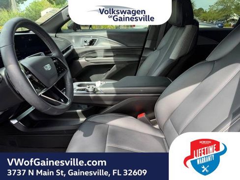 Used 2024 Cadillac Lyriq Tech RWD image 17