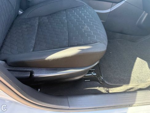 Used 2021 Nissan Kicks SV FWD image 11