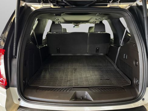 Used 2023 GMC Yukon SLT image 42