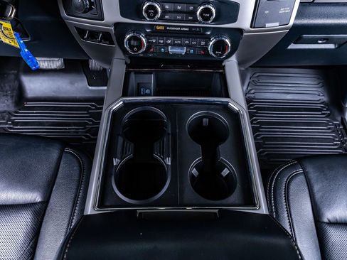 Used 2022 Ford F250 Lariat w/ Black Appearance Package AWD/4WD image 27