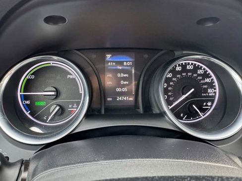 Certified 2019 Toyota Camry LE image 8