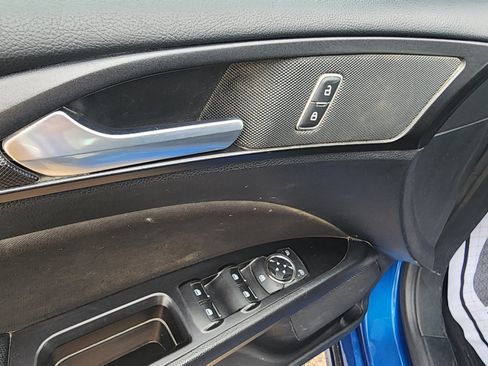 Used 2018 Ford Fusion SE w/ Equipment Group 201A FWD image 11