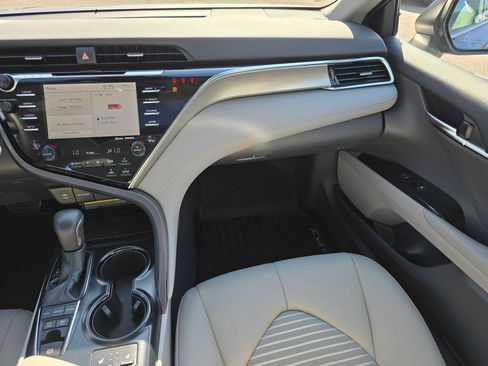 Used 2018 Toyota Camry SE w/ Audio Package FWD image 18