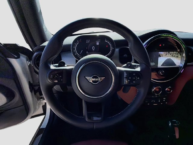 Used 2024 MINI Cooper S w/ Signature Upholstery Package FWD image 33