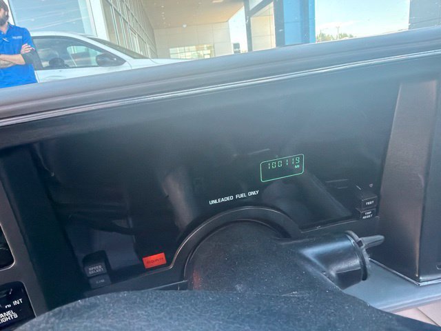 Used 1990 Buick Reatta Coupe FWD image 7