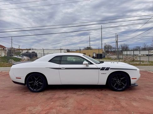 Used 2021 Dodge Challenger R/T w/ Blacktop Package image 4