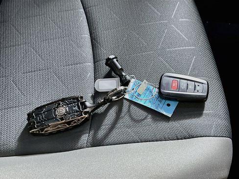 Used 2025 Toyota RAV4 XLE w/ Convenience Package FWD image 36