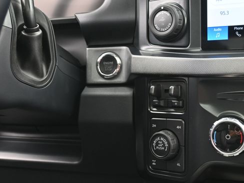 Used 2025 Ford F250 Platinum w/ Tremor Off-Road Package image 37