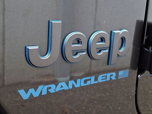 Used 2024 Jeep Wrangler Unlimited w/ Convenience Group image 31