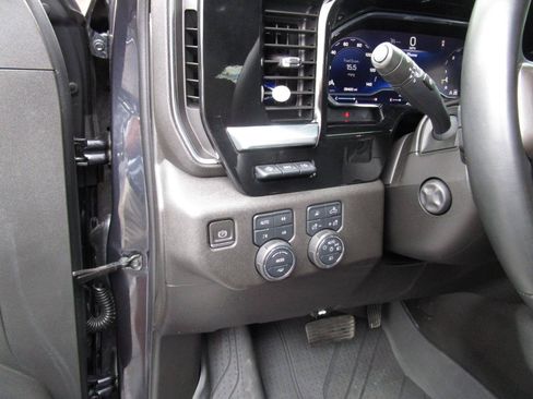 Used 2023 Chevrolet Silverado 1500 High Country w/ Technology Package AWD/4WD image 19