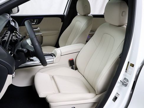 Certified 2026 Mercedes-Benz GLA 250 4MATIC image 10