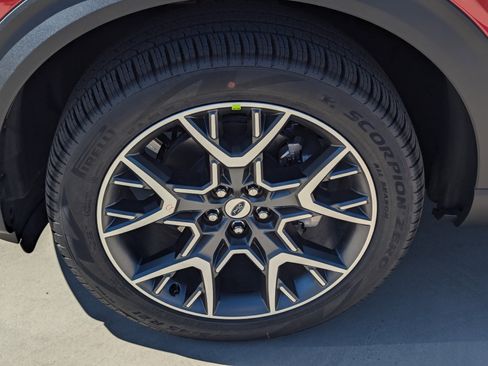 New 2025 Ford Explorer Platinum w/ Ultimate Package image 7