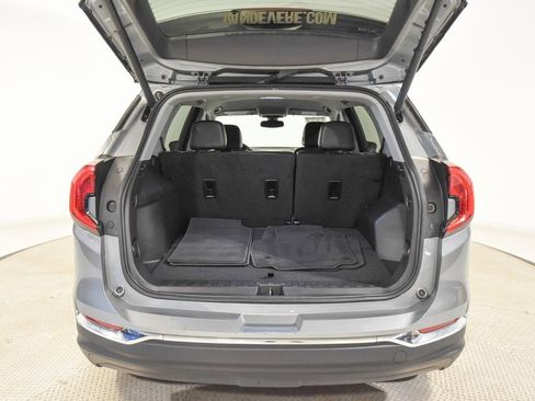Used 2024 GMC Terrain SLT image 13