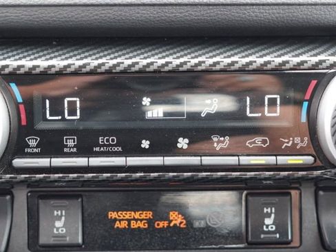 Used 2021 Toyota RAV4 XLE w/ Convenience Package FWD image 25