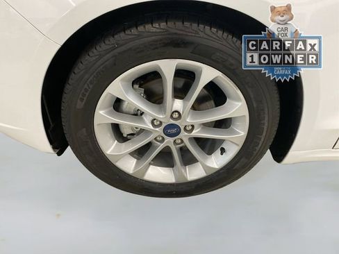 Used 2019 Ford Fusion SE image 19