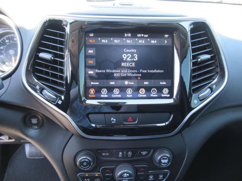 Used 2020 Jeep Cherokee Limited AWD/4WD image 26