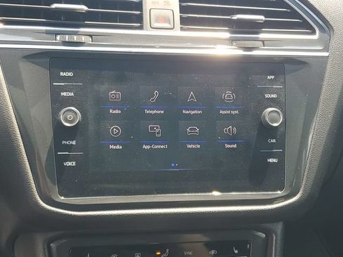 Used 2022 Volkswagen Tiguan SE R-Line FWD image 26