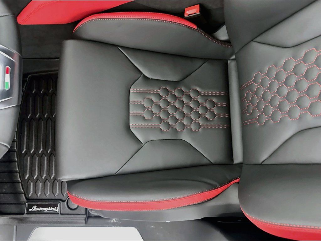 Used 2026 Lamborghini Urus SE AWD/4WD image 20