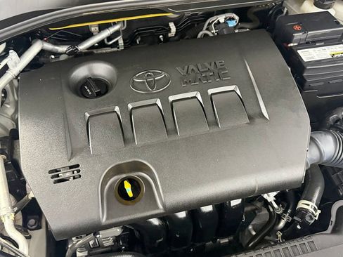Used 2021 Toyota C-HR XLE FWD image 34