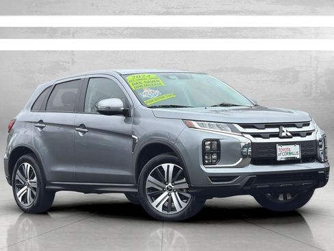 Used 2024 Mitsubishi Outlander Sport SE image 2